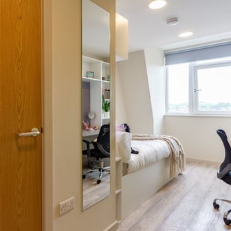 Bronze En Suite - Image 8